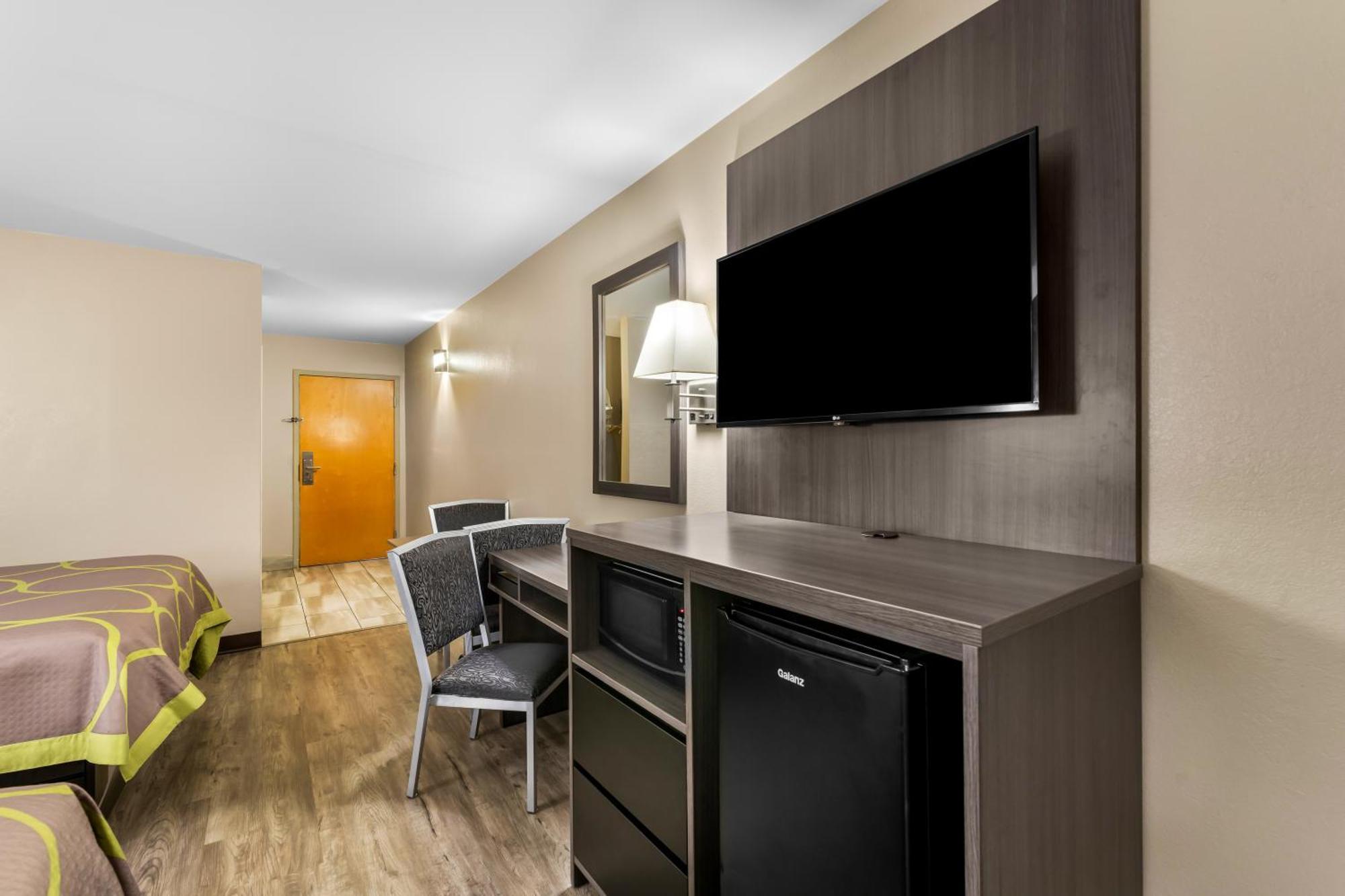 Super 8 By Wyndham Dickson Otel Dış mekan fotoğraf