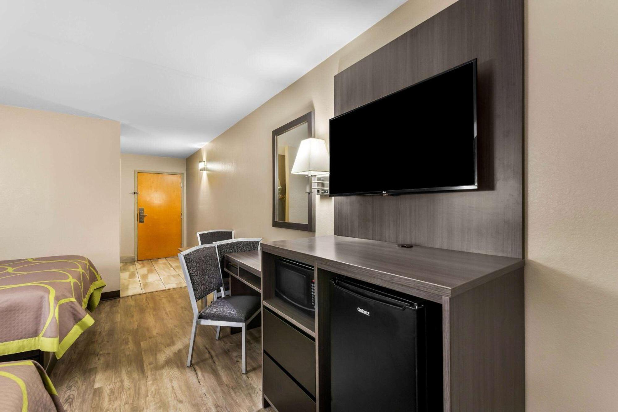 Super 8 By Wyndham Dickson Otel Dış mekan fotoğraf